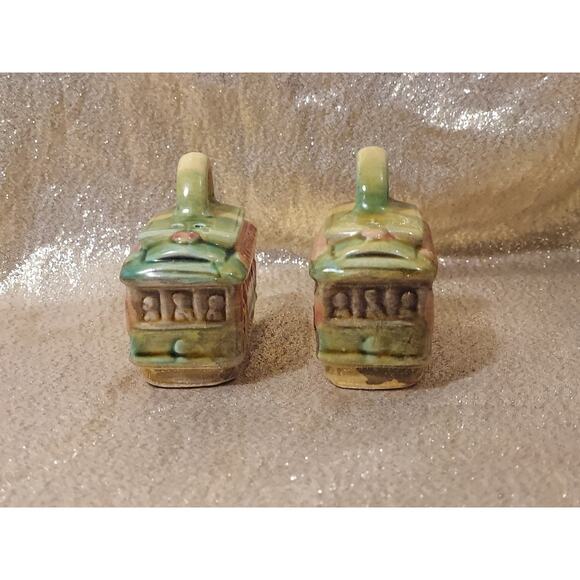 San Francisco Cable Cars Salt Pepper Shaker Set SNCO Imports Japan Souvenir - Picture 2 of 8